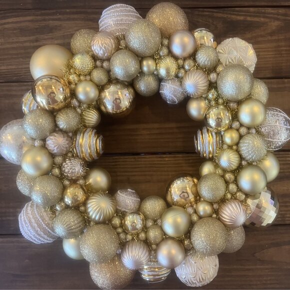 Handmade New GOLDS Shatterproof Ball Wreath Shades of Gold Christmas Wreath - Picture 6 of 14